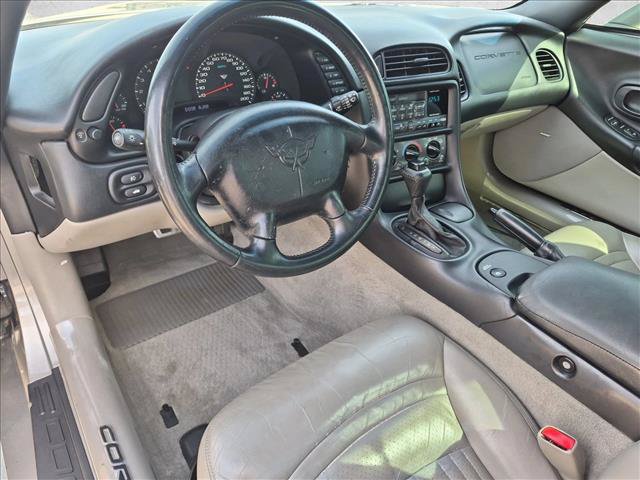 Used 1998 Chevrolet Corvette Coupe RWD image 9
