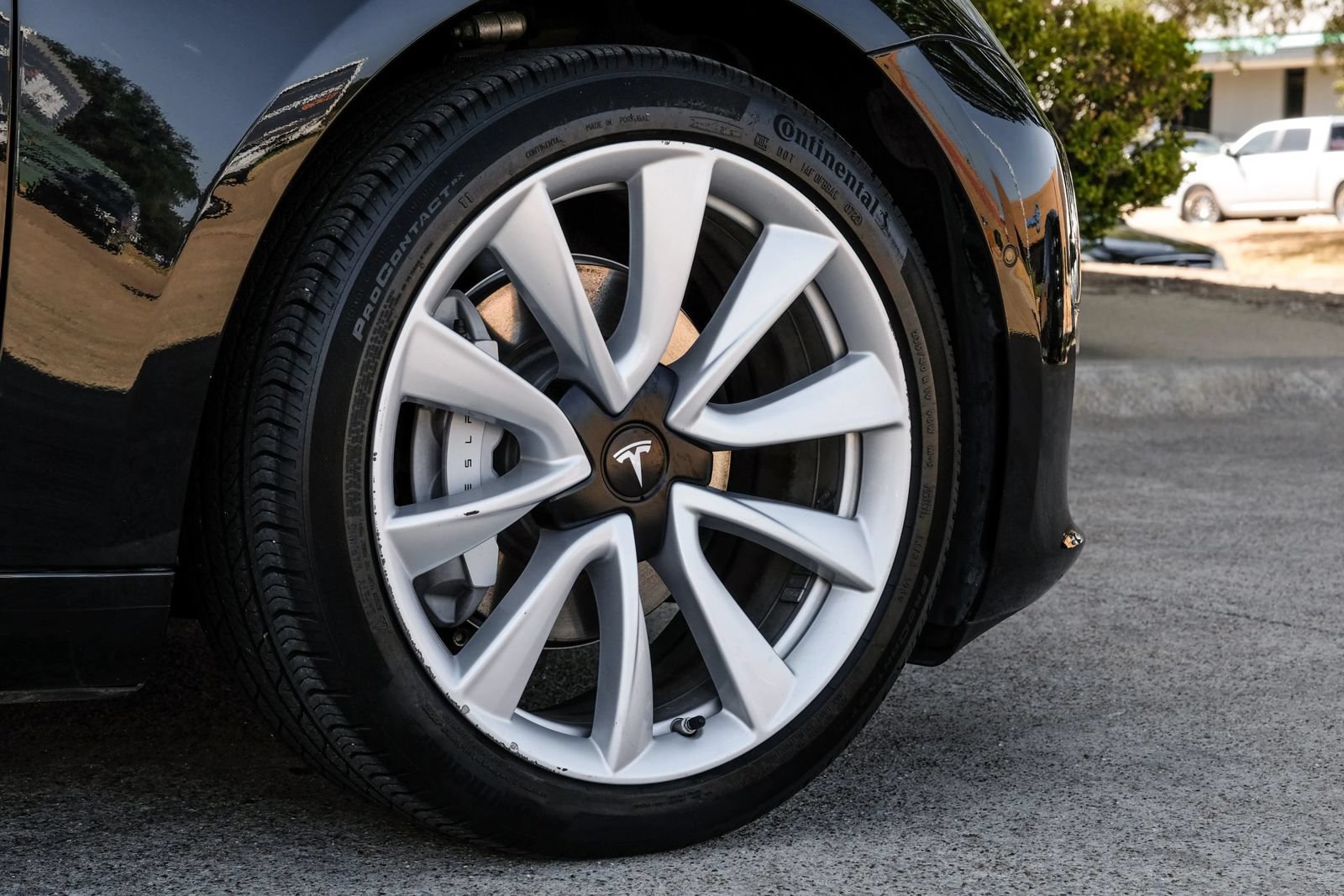 Used 2018 Tesla Model 3 Long Range RWD image 55