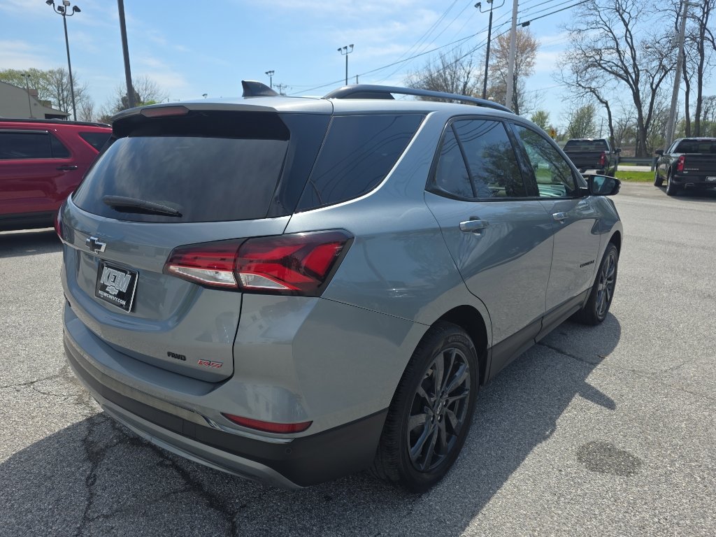Used 2023 Chevrolet Equinox RS w/ RS Leather Package image 5