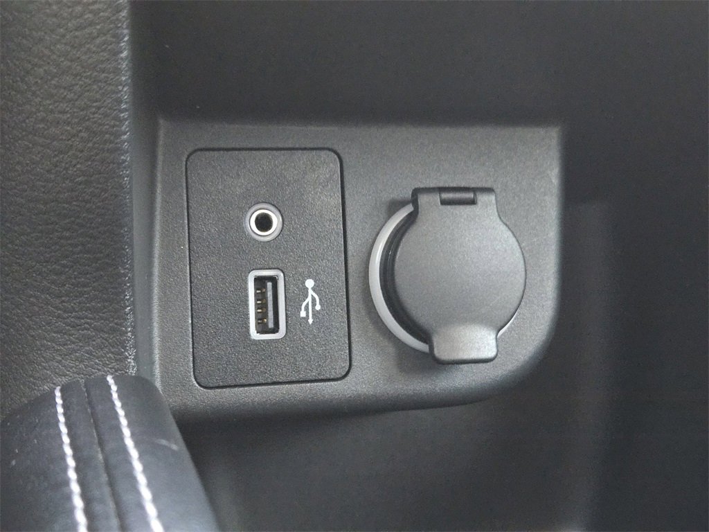 Used 2020 Nissan Kicks SR w/ SR Premium Package image 22