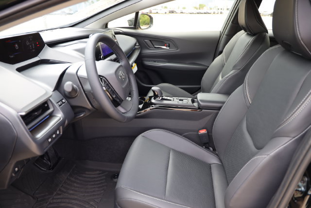 New 2027 Toyota Prius FWD image 12