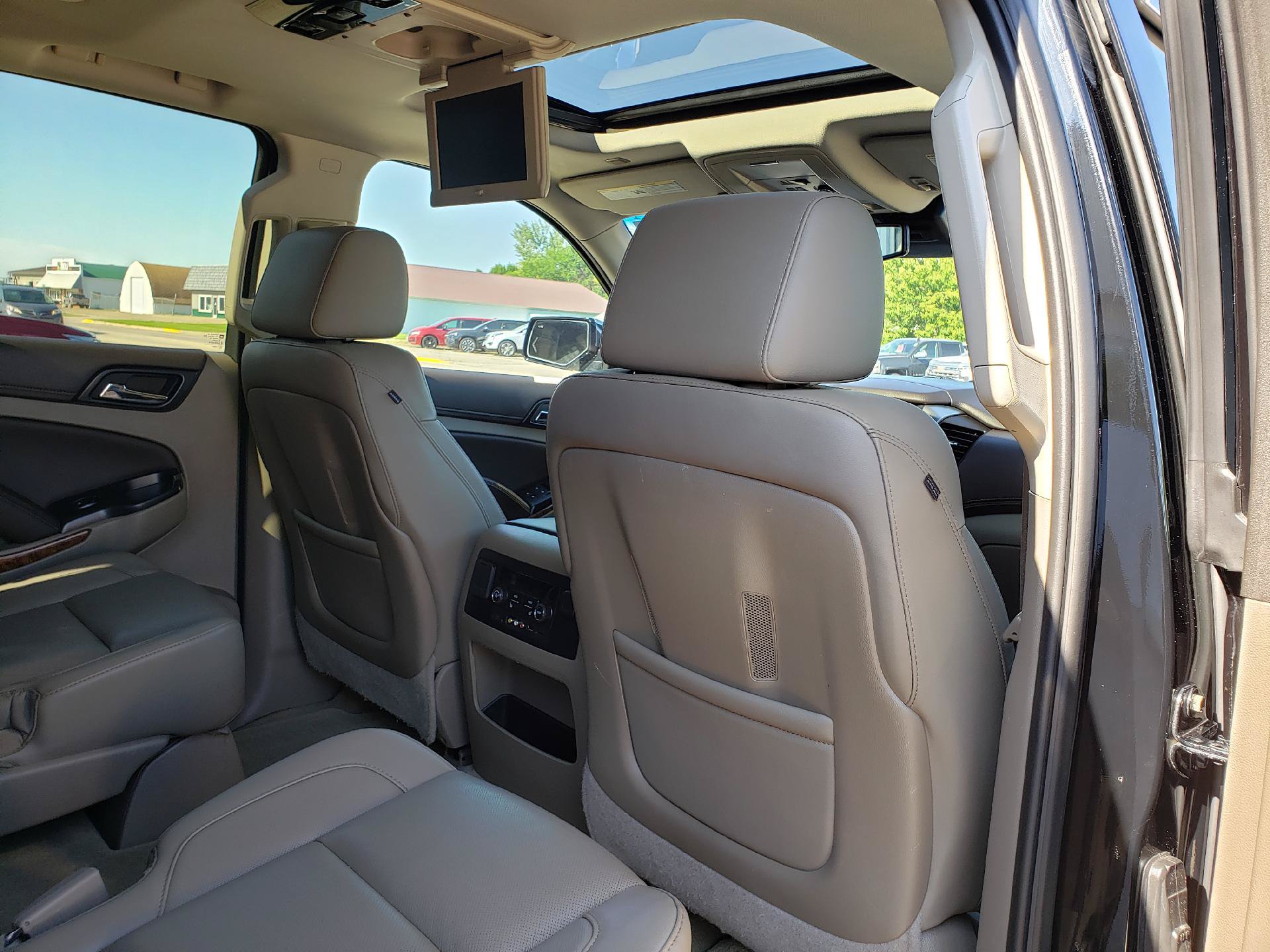Used 2016 Chevrolet Tahoe LTZ AWD/4WD image 11