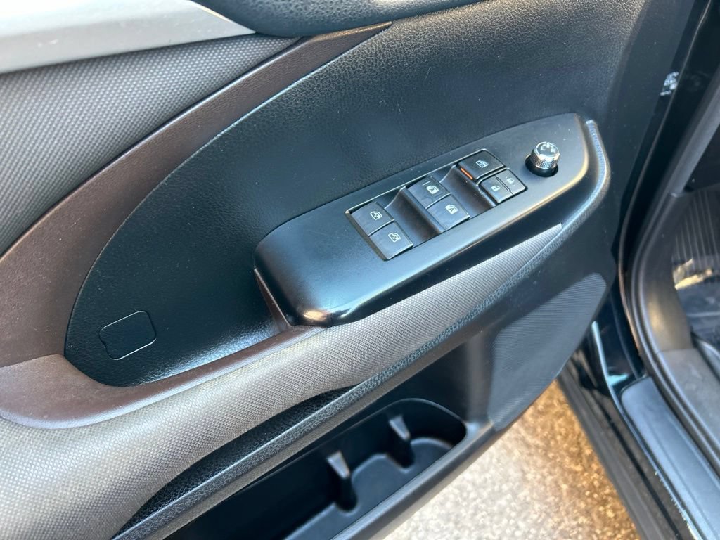 Used 2018 Toyota Highlander LE w/ Protection Package #3 AWD/4WD image 13