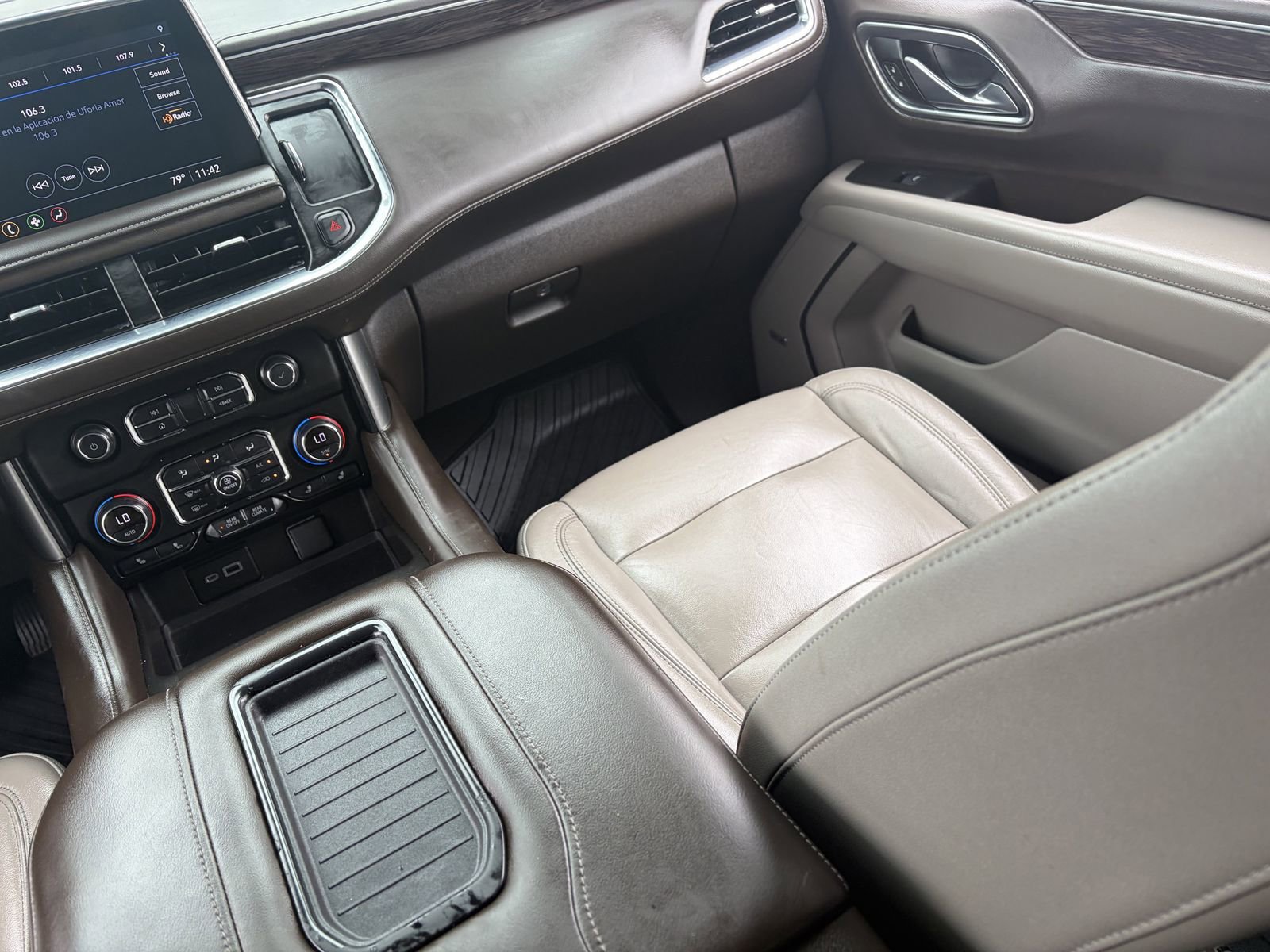 Used 2021 Chevrolet Tahoe LT w/ LT Signature Package image 17