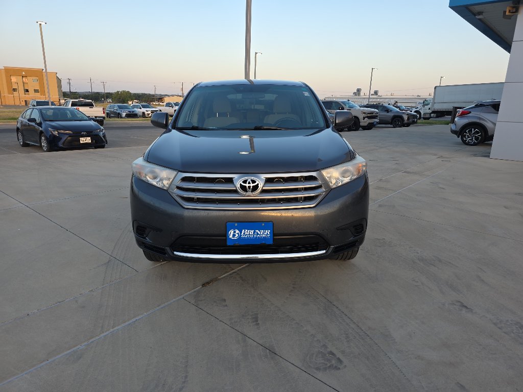 Used 2013 Toyota Highlander FWD image 2