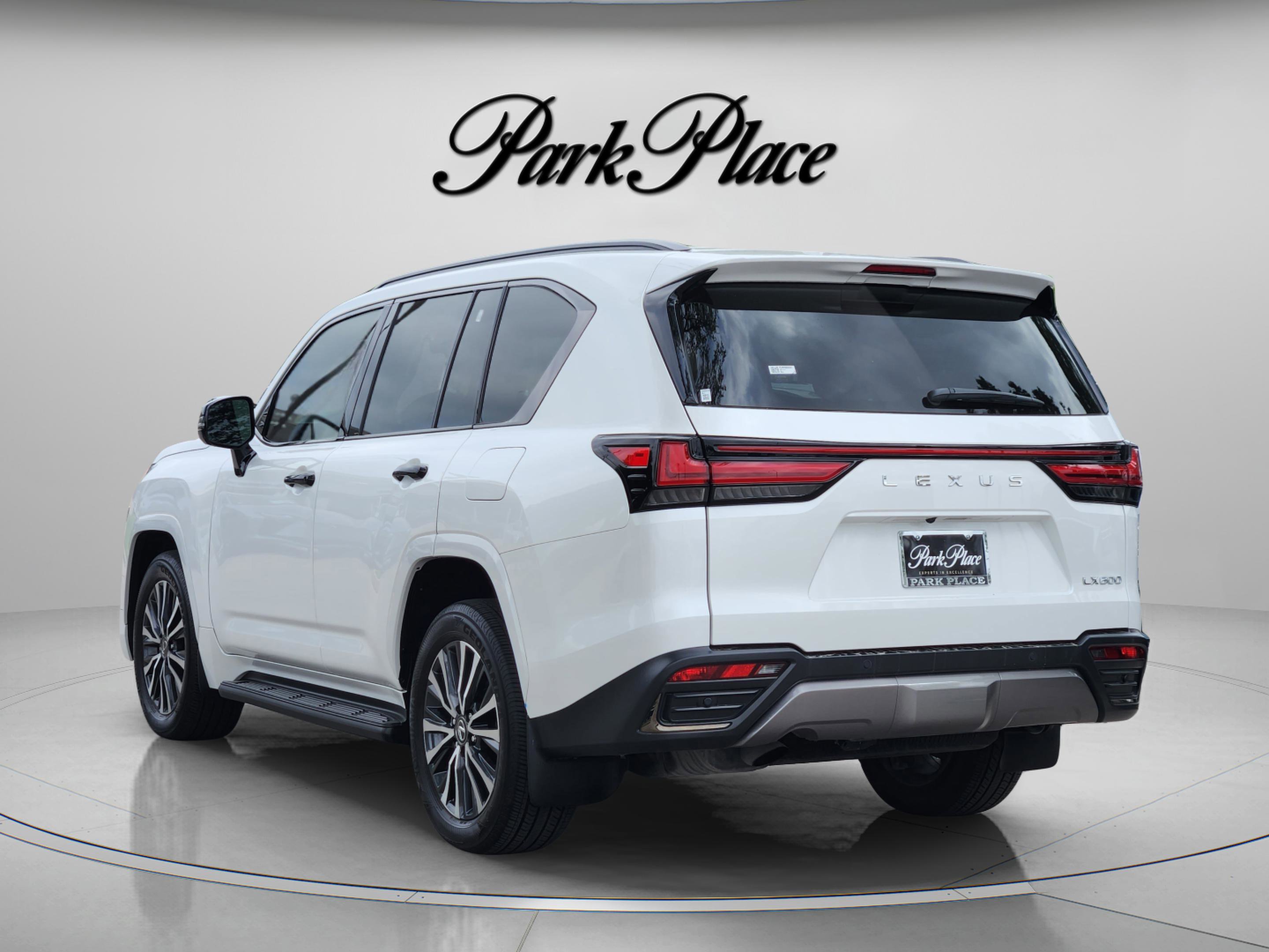 Used 2024 Lexus LX 600 4WD w/ Appearance Package image 3