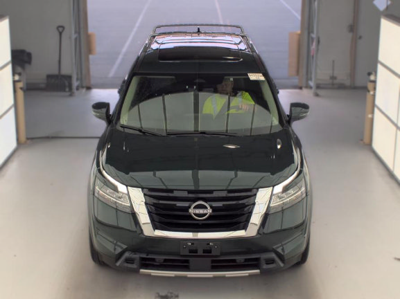 Used 2023 Nissan Pathfinder SL w/ SL Premium Package AWD/4WD image 2