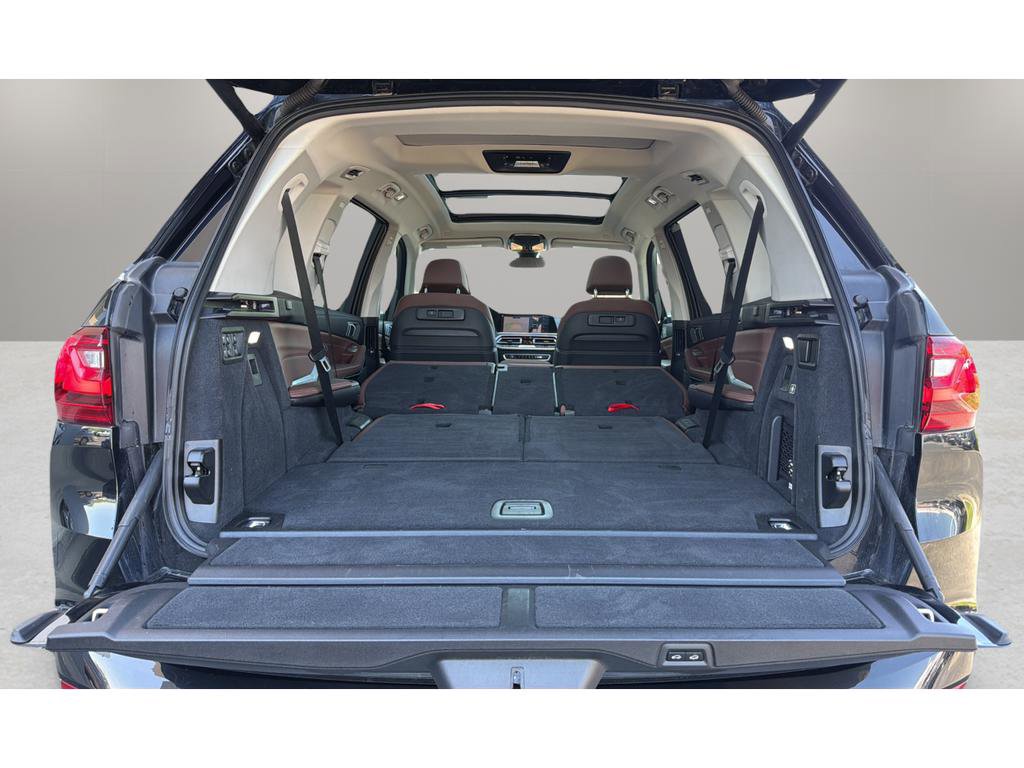 Used 2021 BMW X7 xDrive40i w/ Premium Package image 14