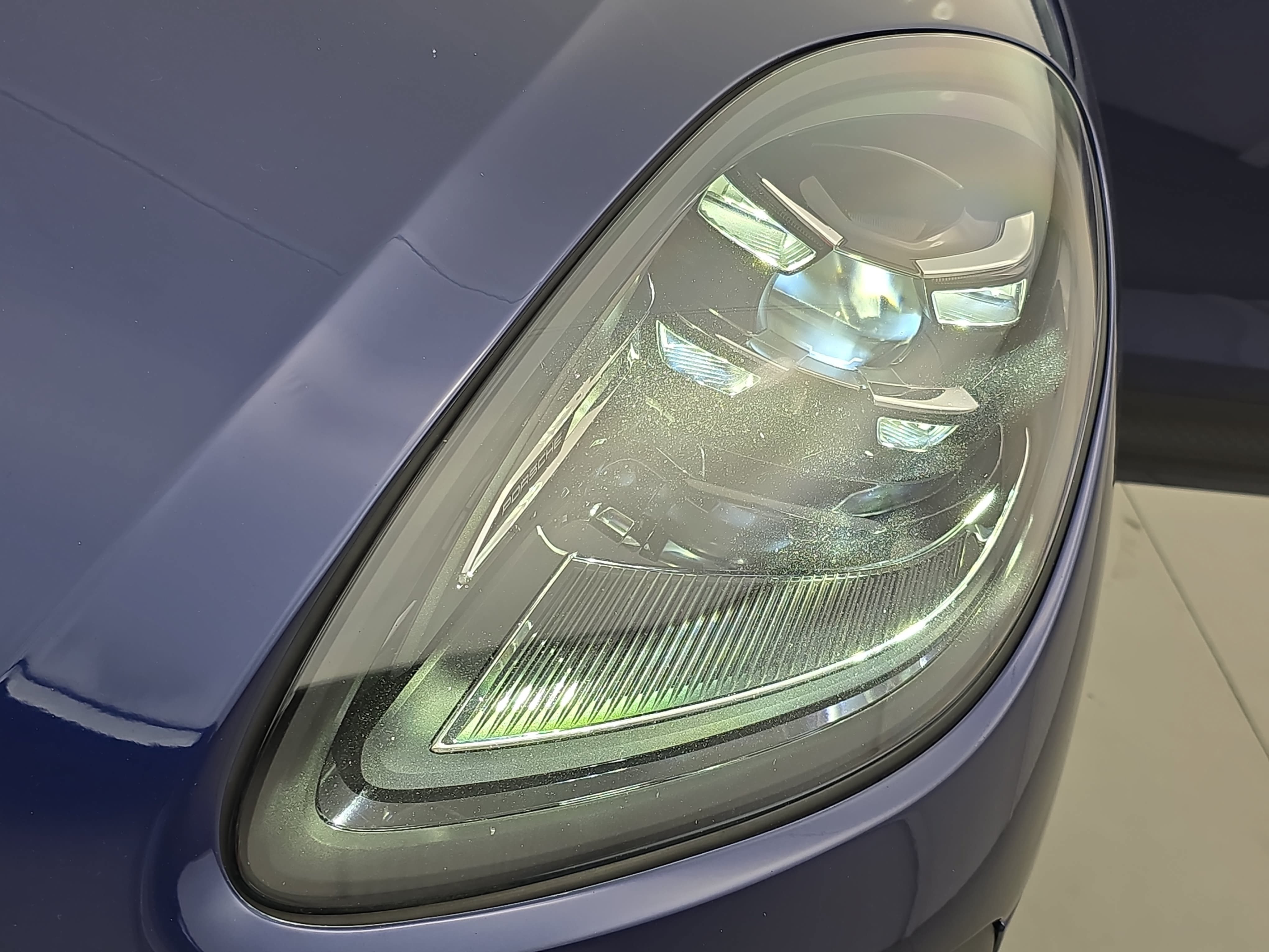 Certified 2024 Porsche Macan AWD/4WD image 34