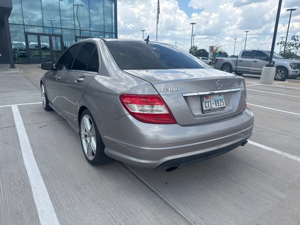 Used 2009 Mercedes-Benz C 300 Sedan image 2