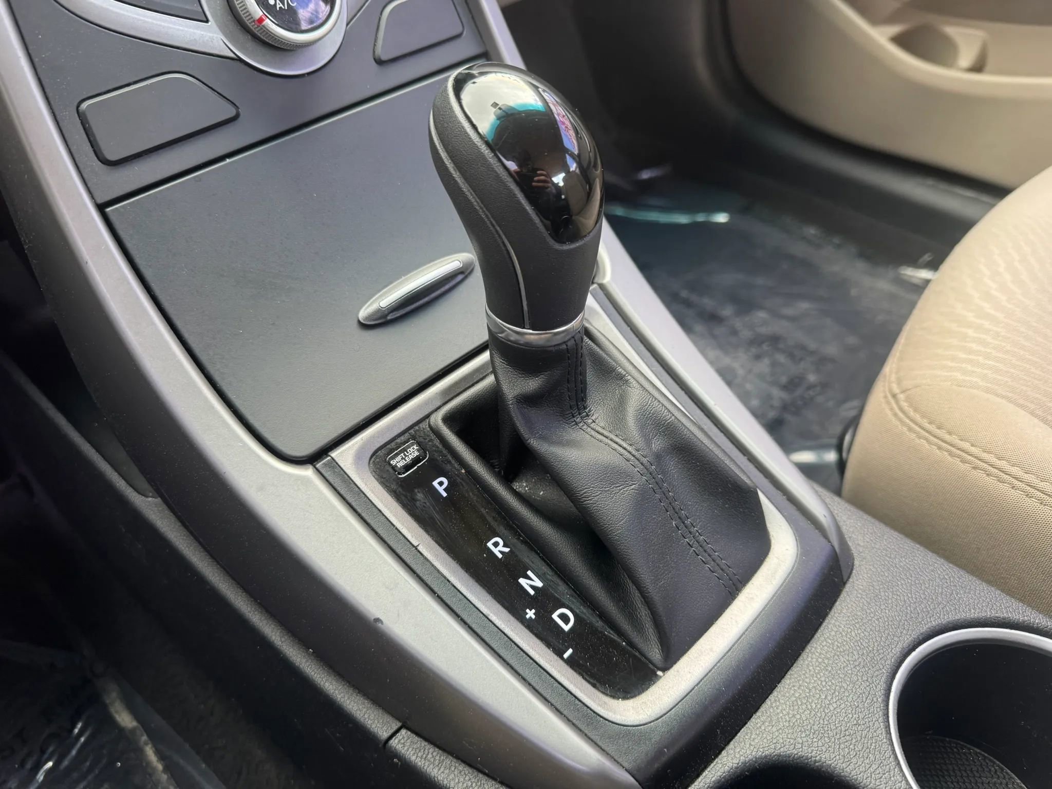 Used 2016 Hyundai Elantra SE FWD image 25