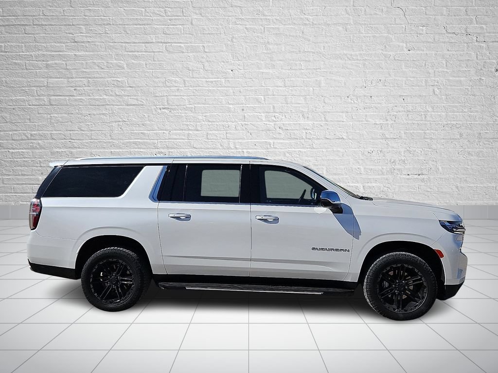 Used 2024 Chevrolet Suburban Premier w/ Premium Package AWD/4WD image 5