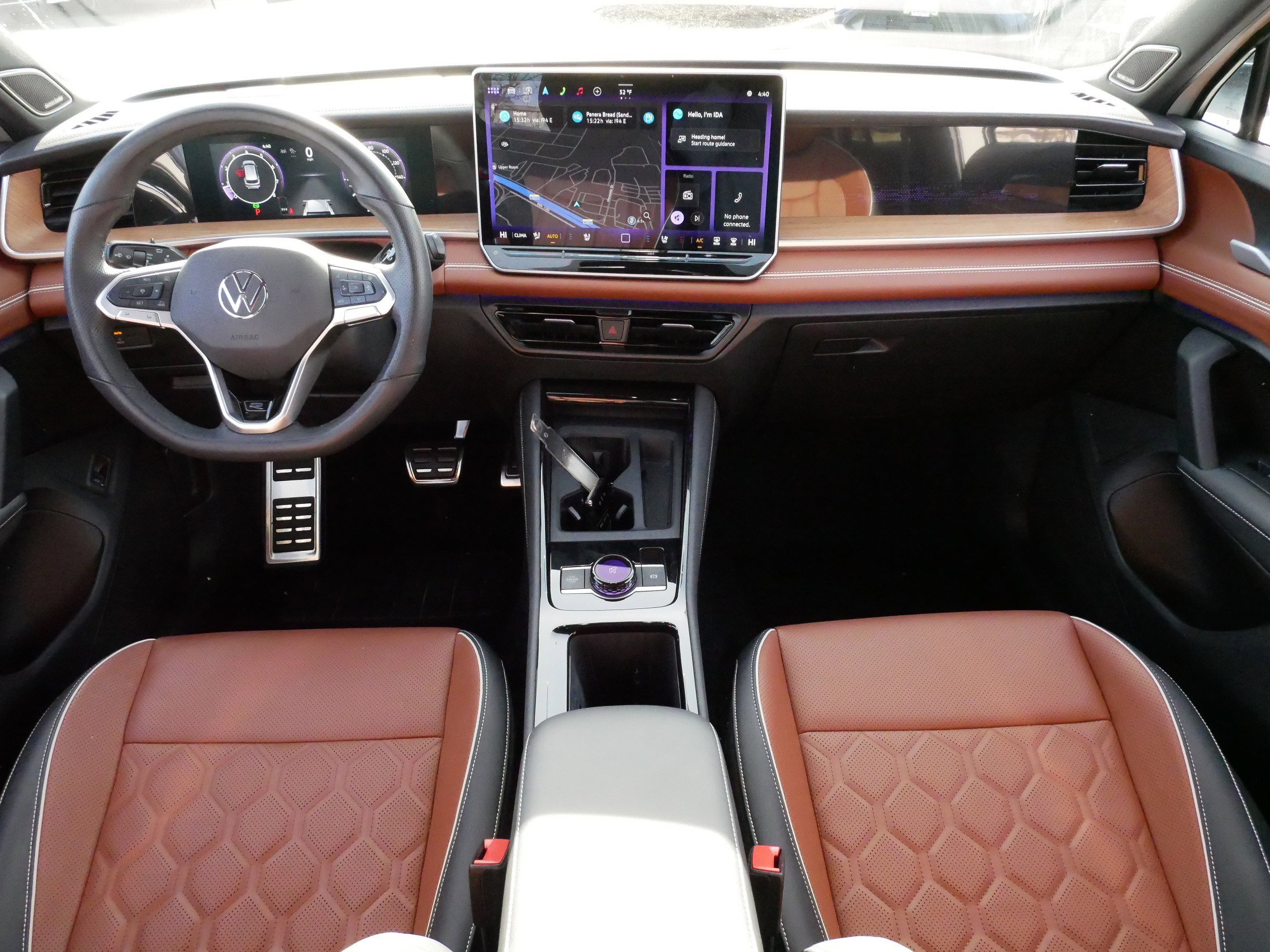 Certified 2025 Volkswagen Tiguan SEL R-Line image 10