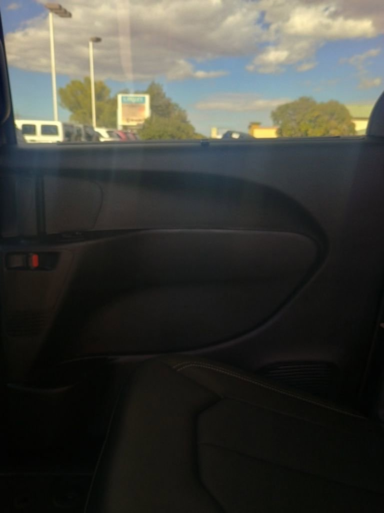 New 2025 Chrysler Pacifica Select image 16