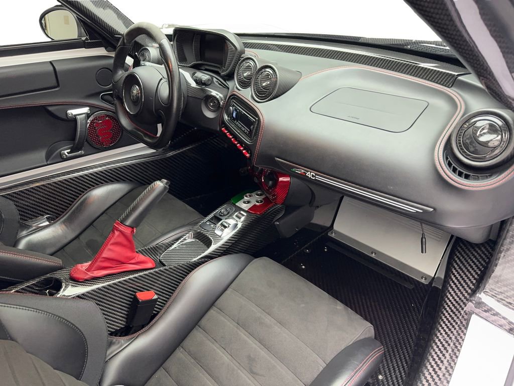 Used 2018 Alfa Romeo 4C Spider RWD image 38