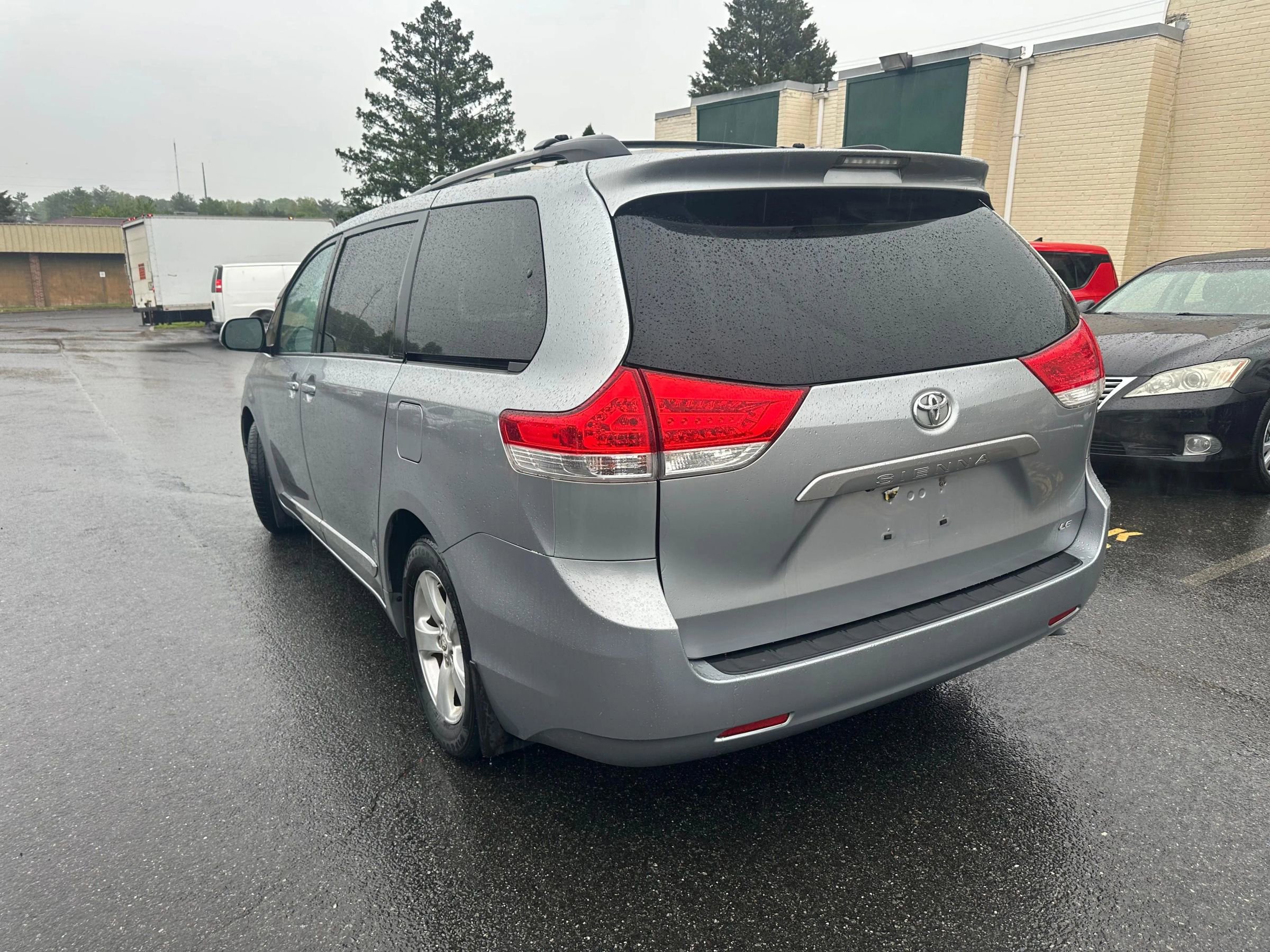 Used 2013 Toyota Sienna LE FWD image 8