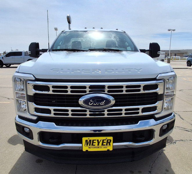 Used 2023 Ford F350 XLT image 4