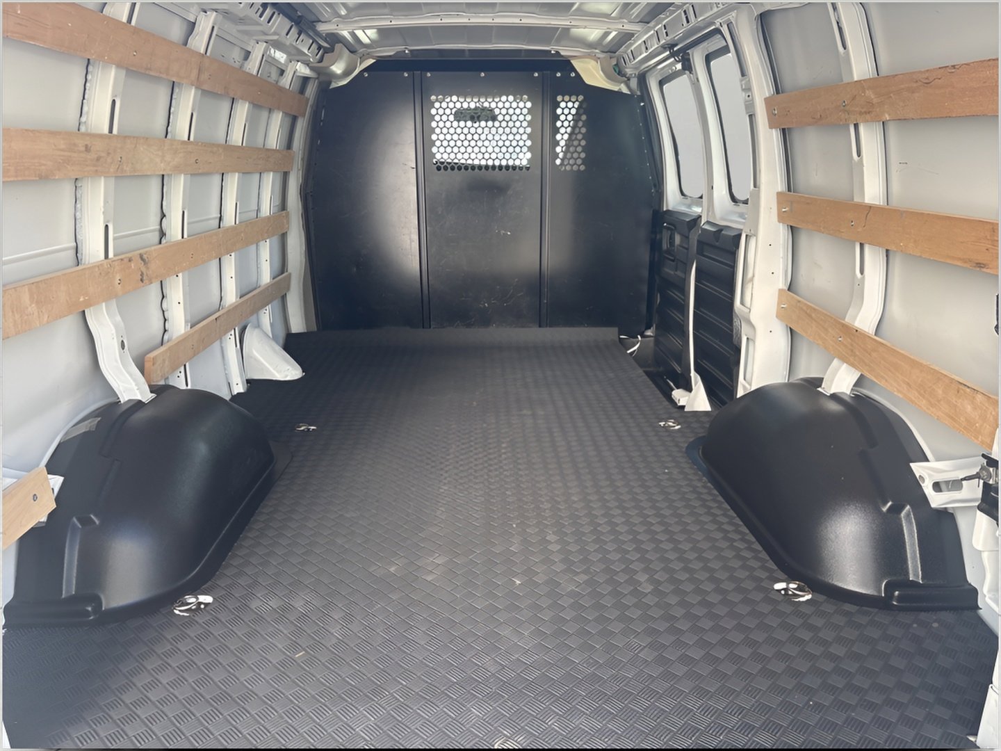 Used 2023 Chevrolet Express 2500 w/ Driver Convenience Package image 9