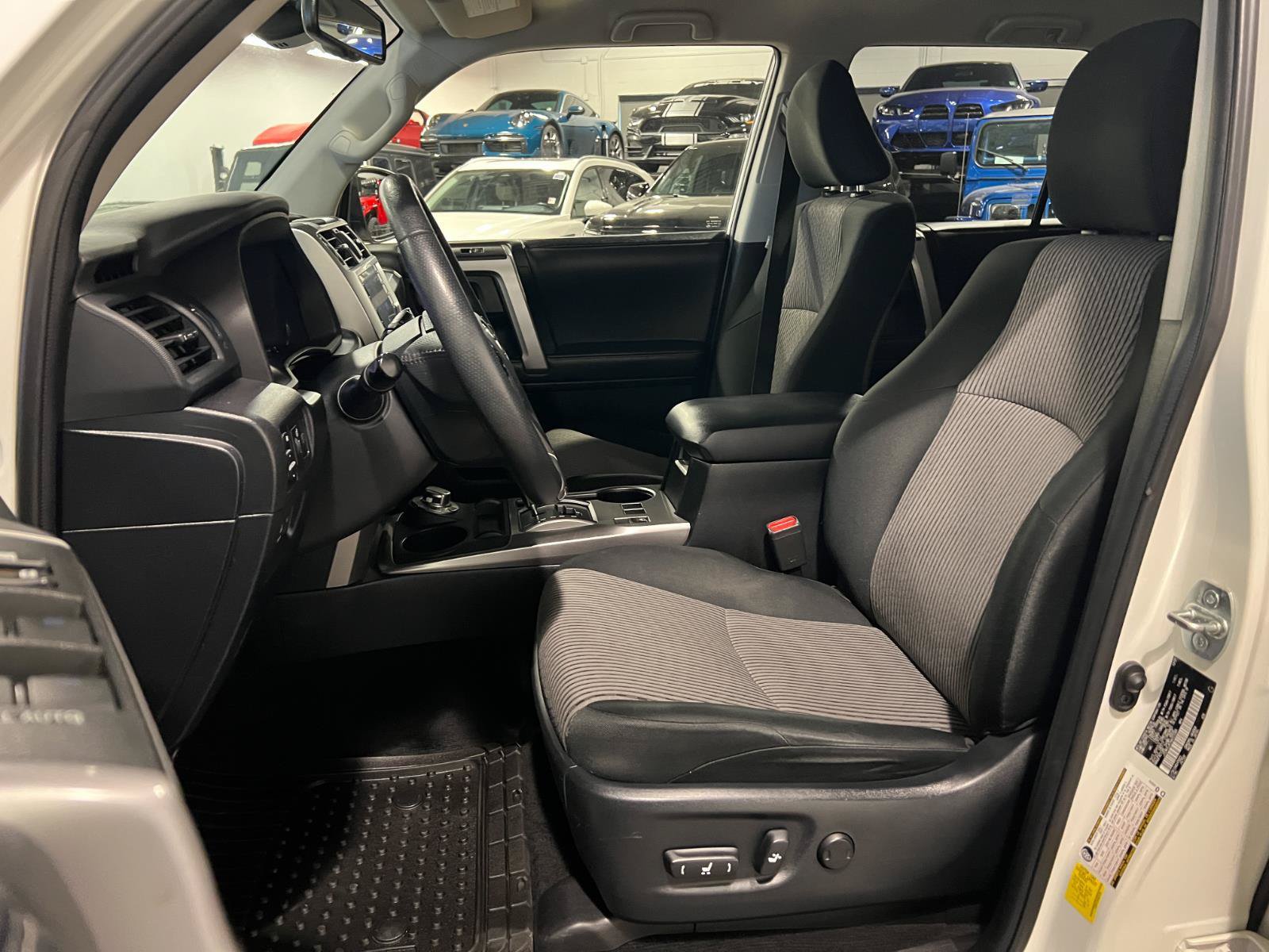 Used 2022 Toyota 4Runner SR5 AWD/4WD image 9
