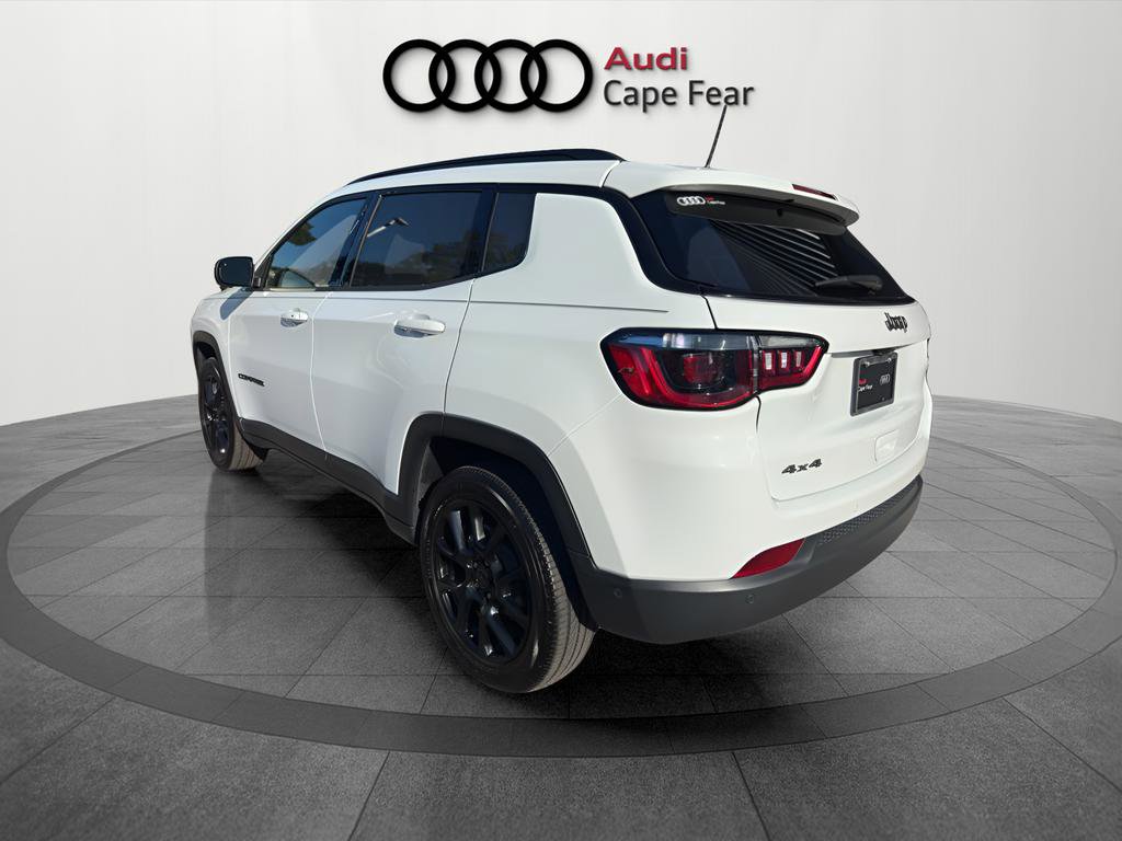 Used 2025 Jeep Compass Latitude w/ Convenience Group image 3