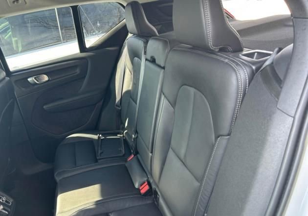 Used 2023 Volvo XC40 B5 Core w/ Convenience Package AWD/4WD image 6