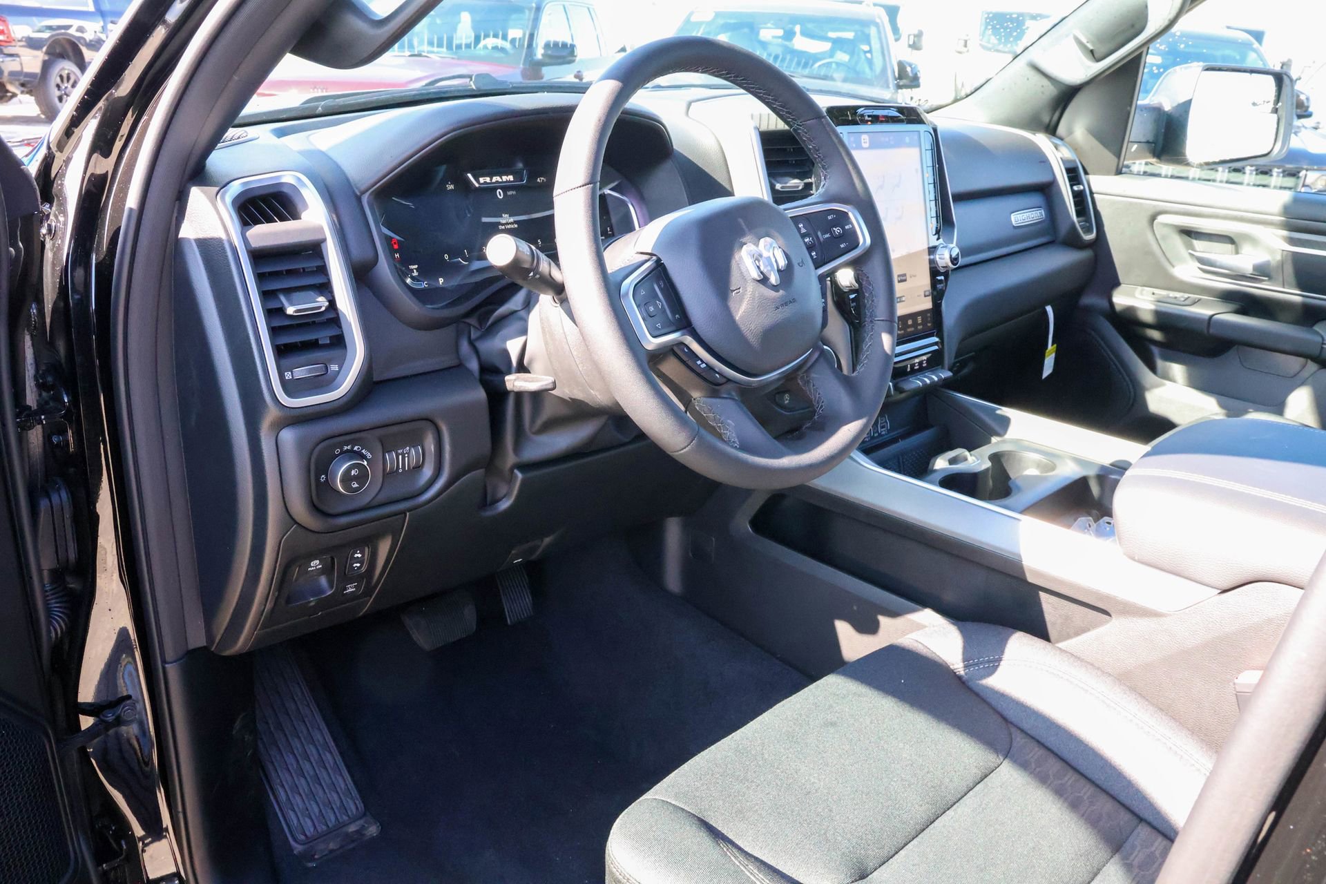 New 2026 RAM 1500 4x4 Crew Cab image 3