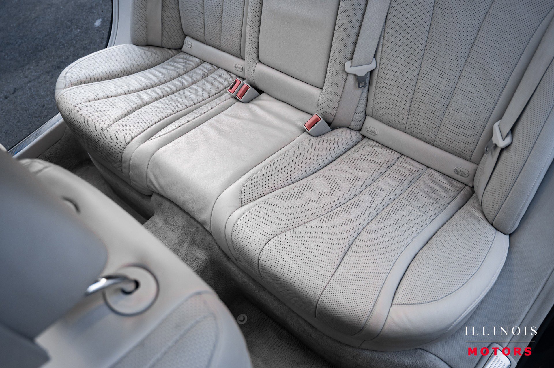 Used 2015 Mercedes-Benz S 550 Sedan w/ Premium 1 Package image 32