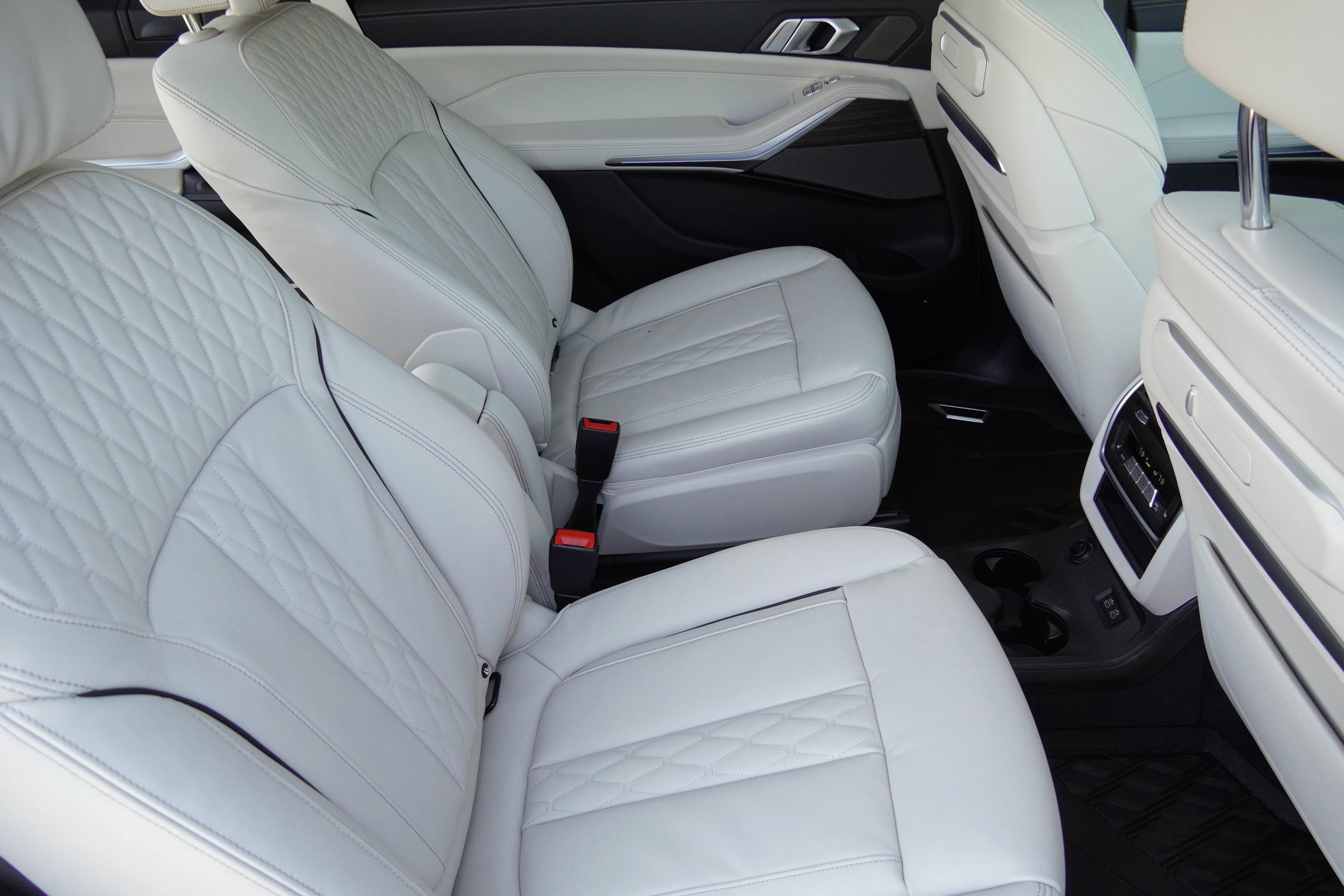 Used 2026 BMW X7 xDrive40i w/ Executive Package image 36