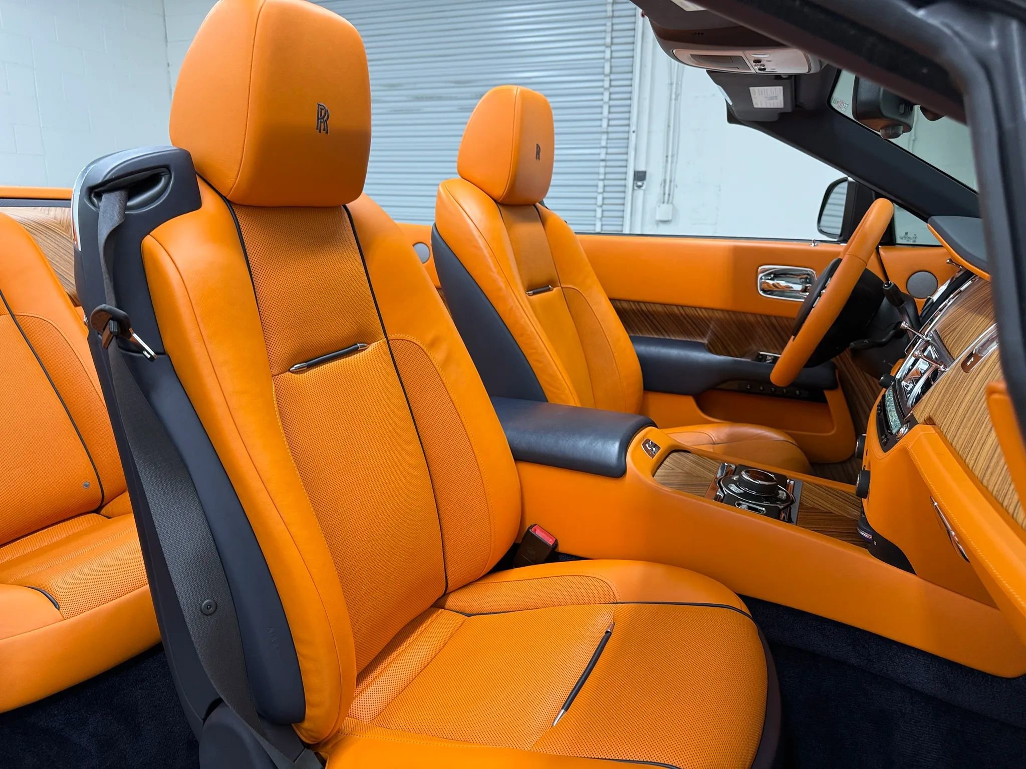 Used 2017 Rolls-Royce Dawn image 20