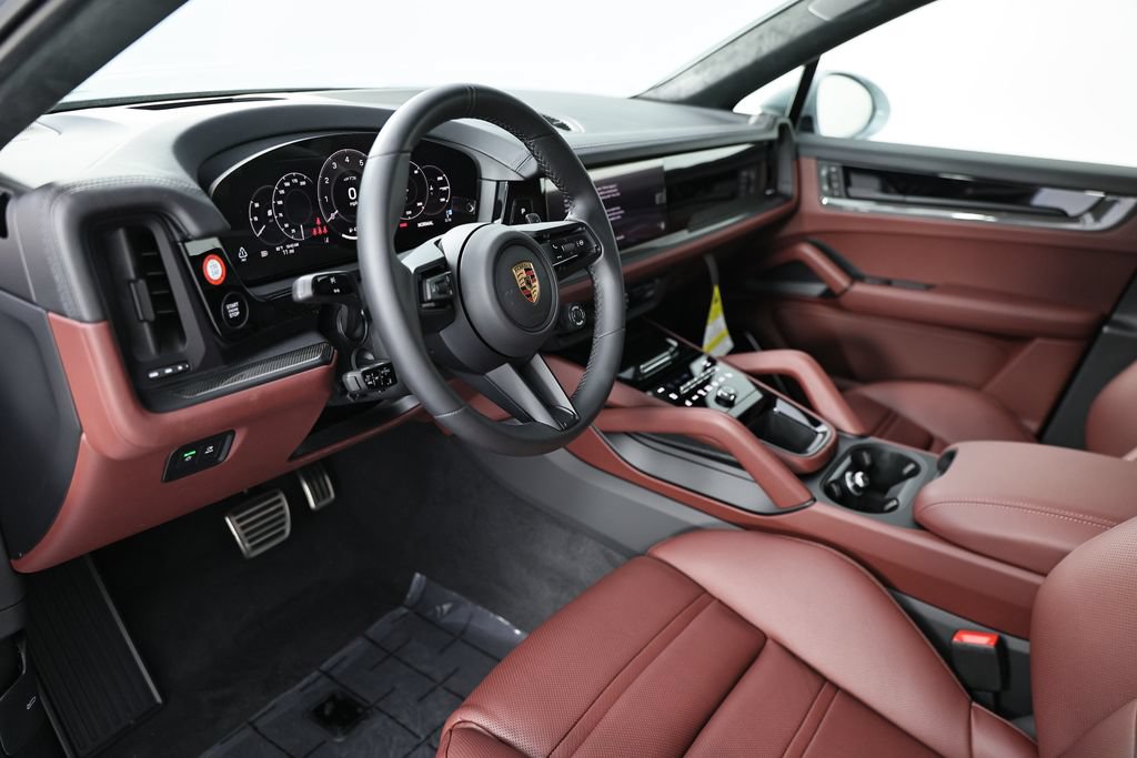 New 2026 Porsche Cayenne GTS AWD/4WD image 4