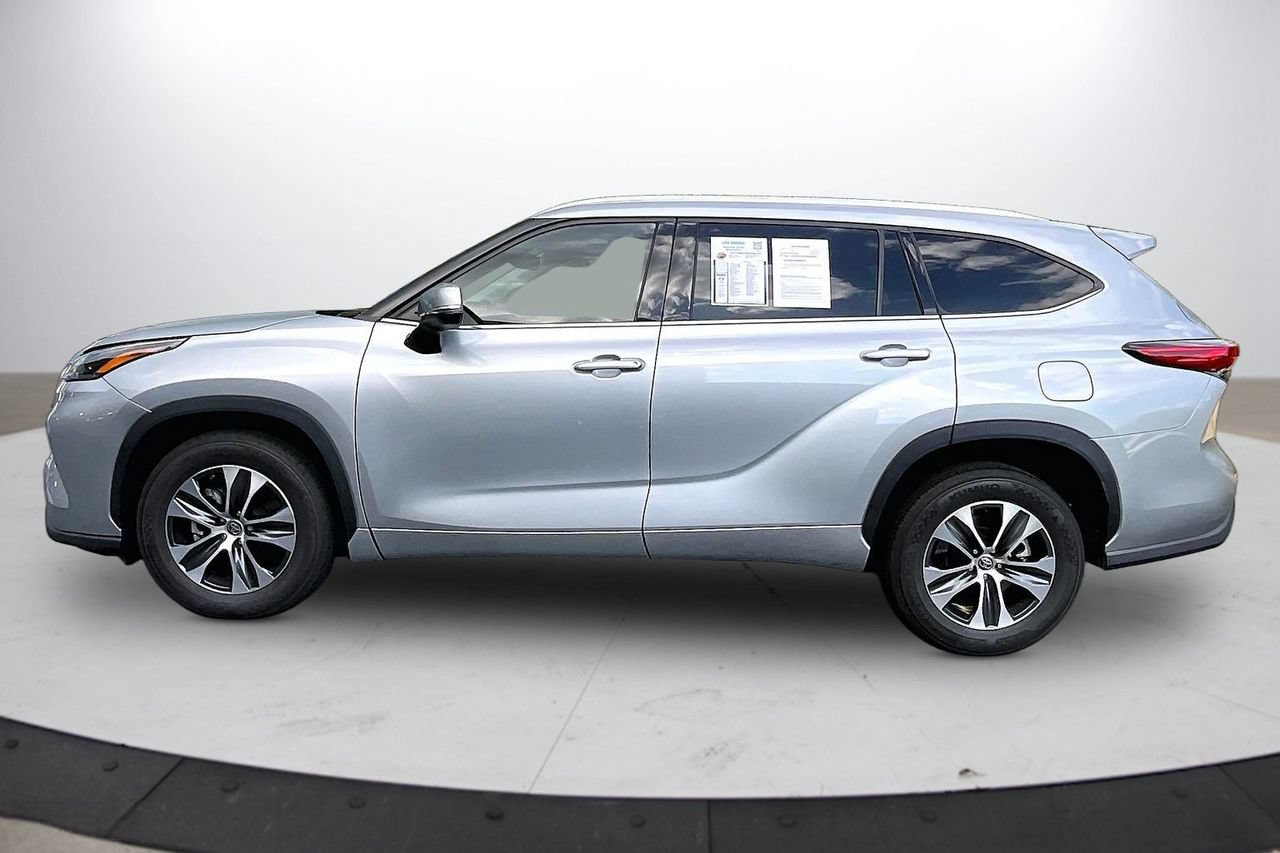 Used 2021 Toyota Highlander XLE FWD image 5