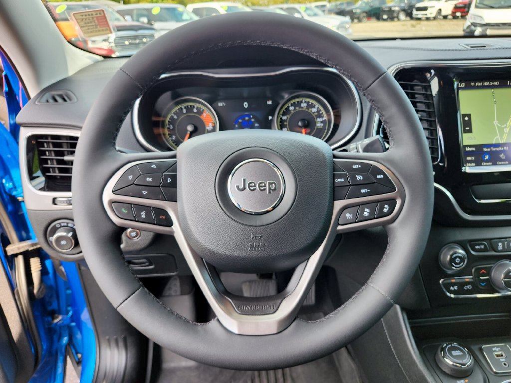 Used 2022 Jeep Cherokee Limited w/ Elite Package AWD/4WD image 28