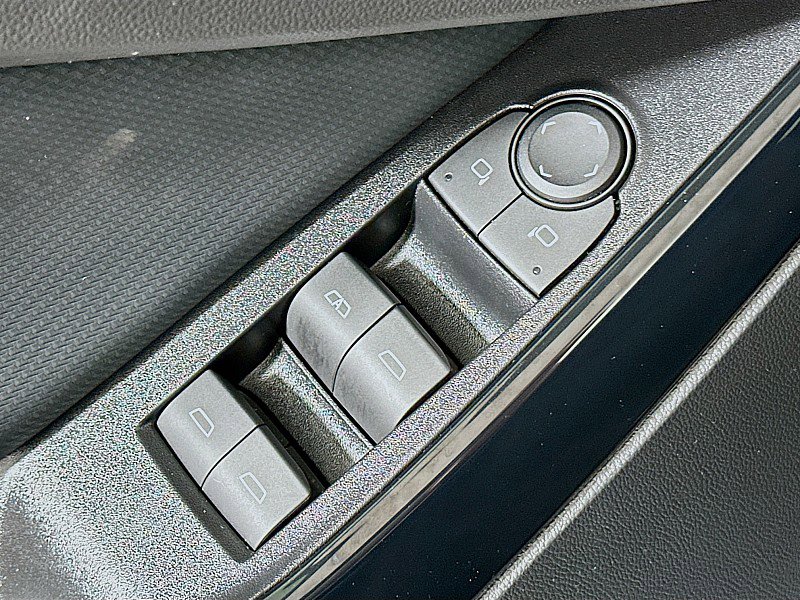 Used 2025 Chevrolet Equinox LT w/ Convenience Package II image 18