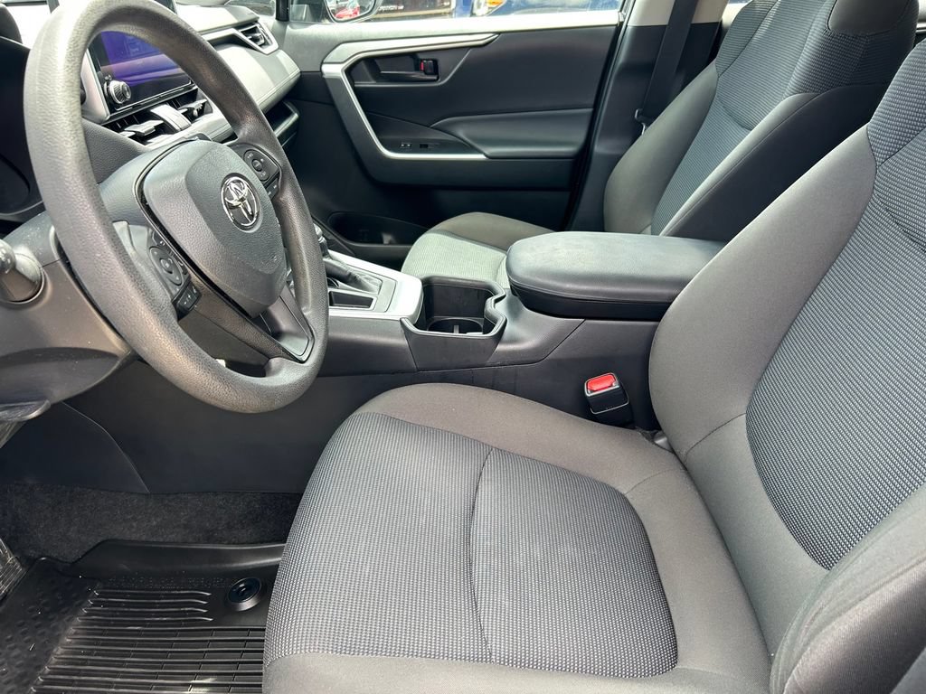 Used 2023 Toyota RAV4 LE FWD image 11