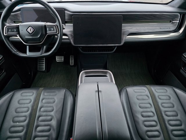 Used 2022 Rivian R1T Adventure image 24