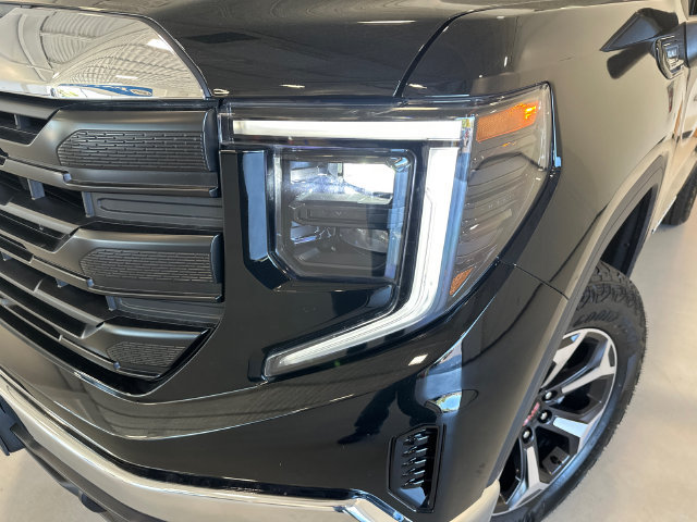 Used 2025 GMC Sierra 1500 Pro w/ Pro Value Package AWD/4WD image 9