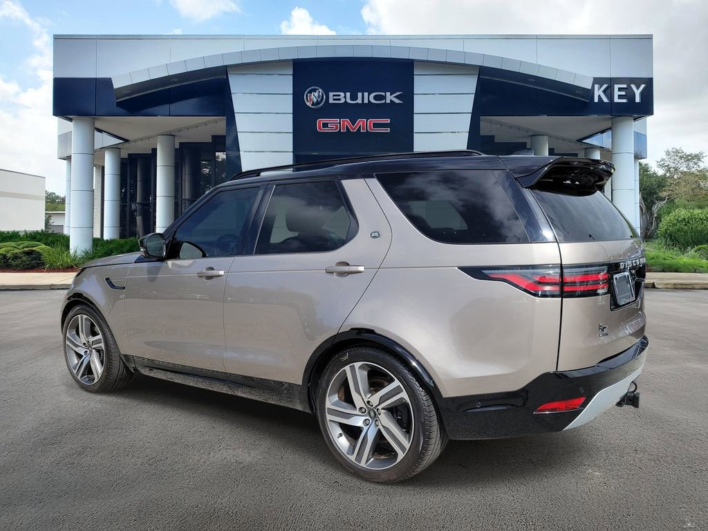 Used 2023 Land Rover Discovery Metropolitan Edition image 3