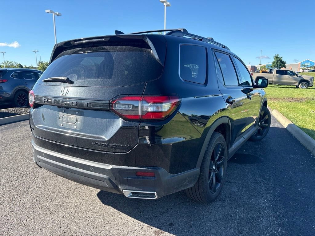 Used 2025 Honda Pilot Black Edition image 14