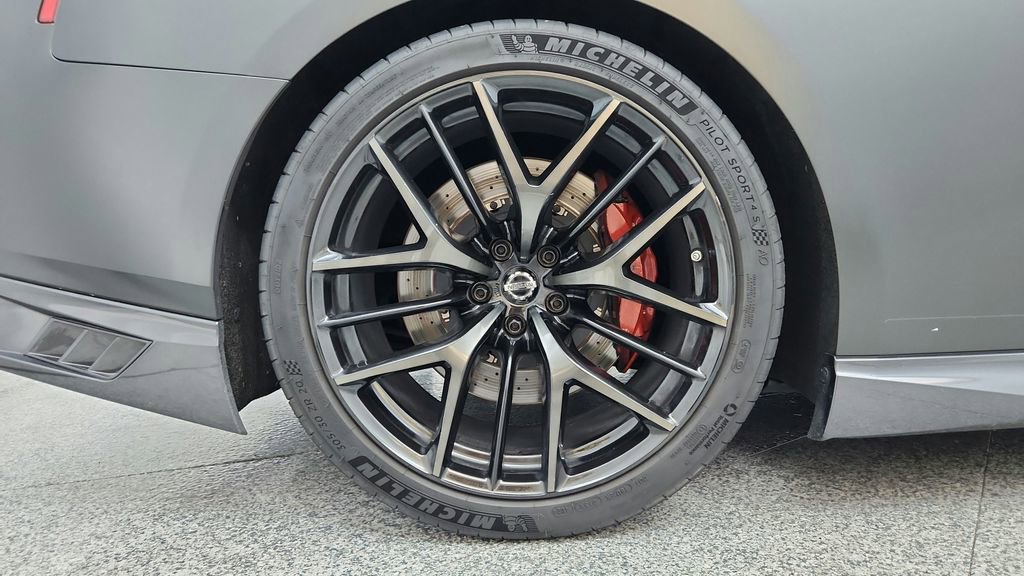 Used 2019 Nissan GT-R AWD/4WD image 13
