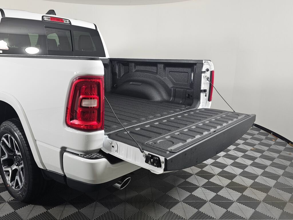 New 2026 RAM 1500 Laramie w/ Laramie Preferred Package AWD/4WD image 15