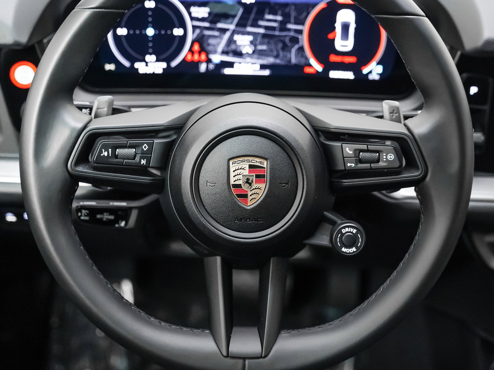 Used 2025 Porsche Cayenne Coupe image 17