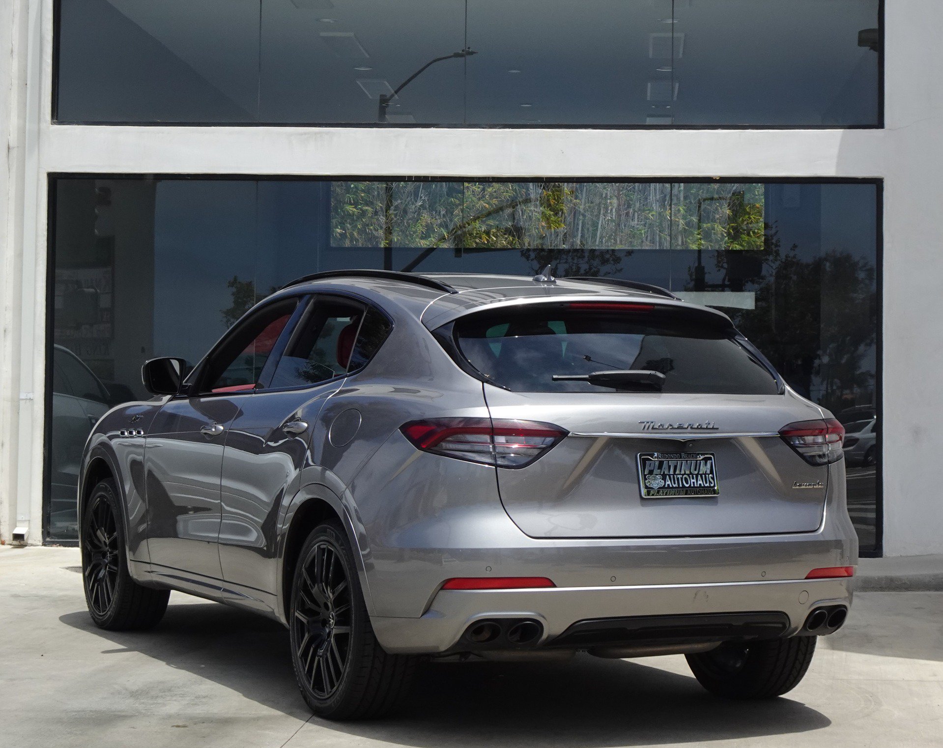 Used 2022 Maserati Levante GT AWD/4WD image 4