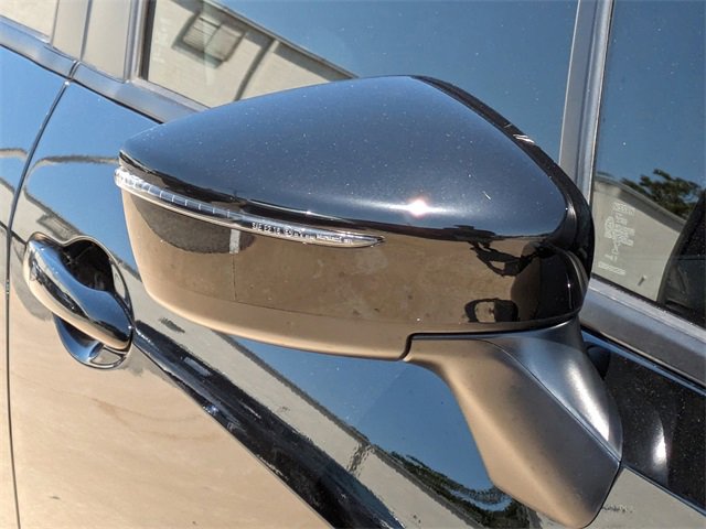 New 2025 Nissan Versa SR w/ Trunk Package image 12