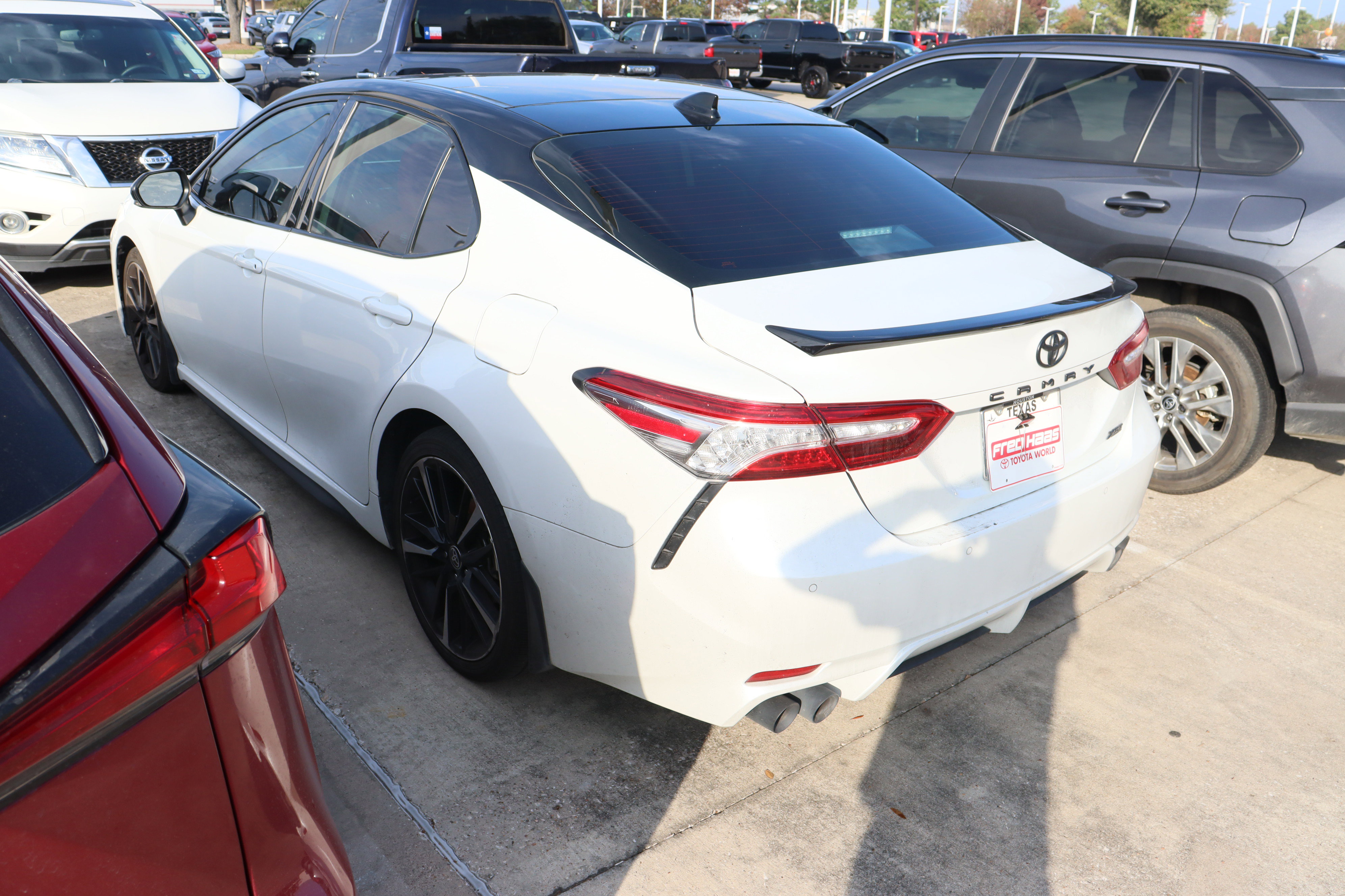 Used 2020 Toyota Camry XSE image 5
