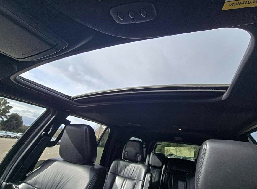 Used 2015 Lincoln Navigator image 22