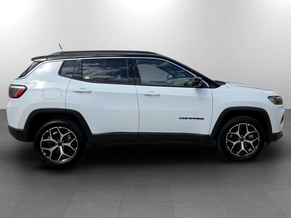 Used 2025 Jeep Compass Limited AWD/4WD image 4