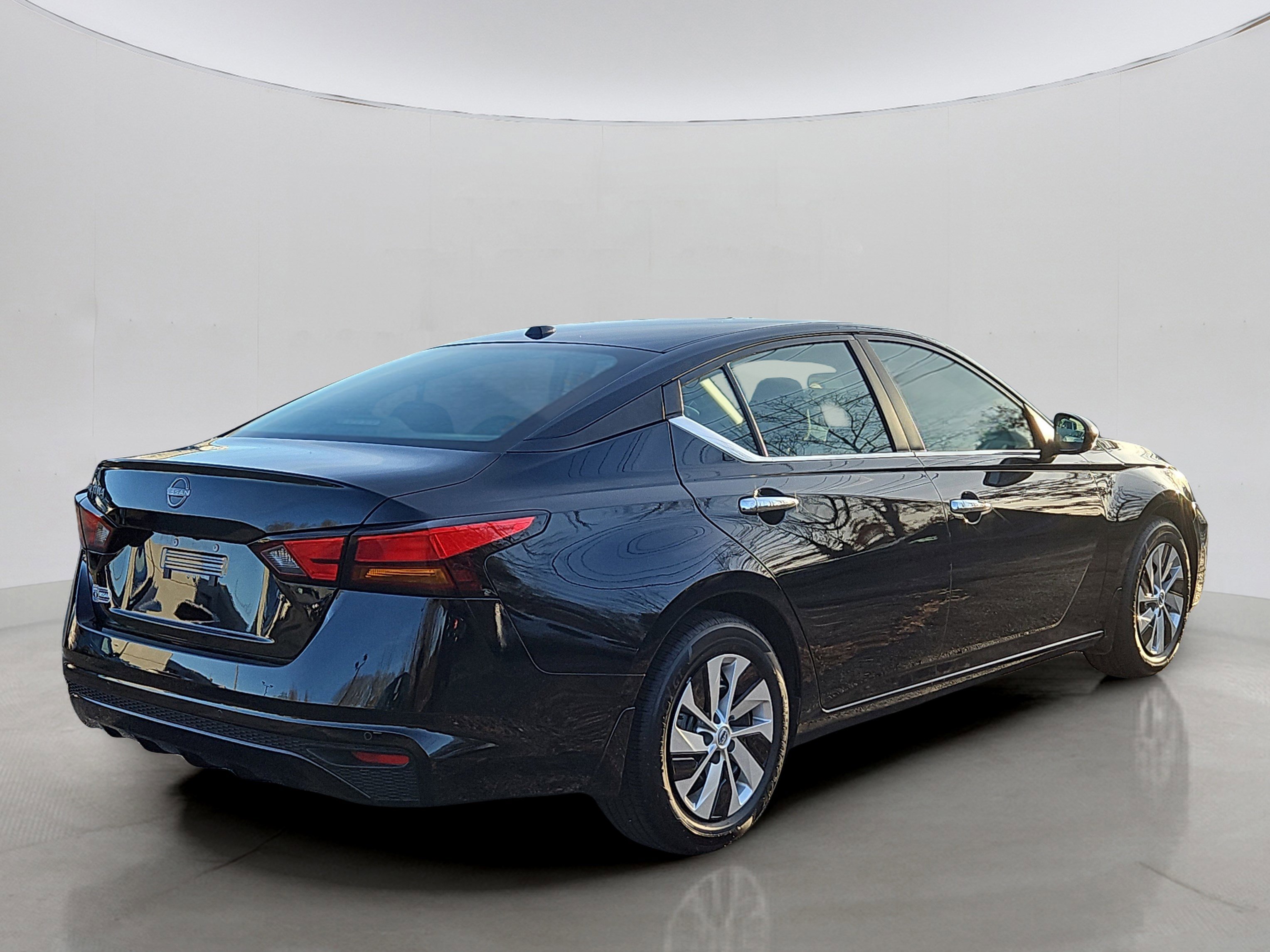 Certified 2025 Nissan Altima 2.5 S image 3