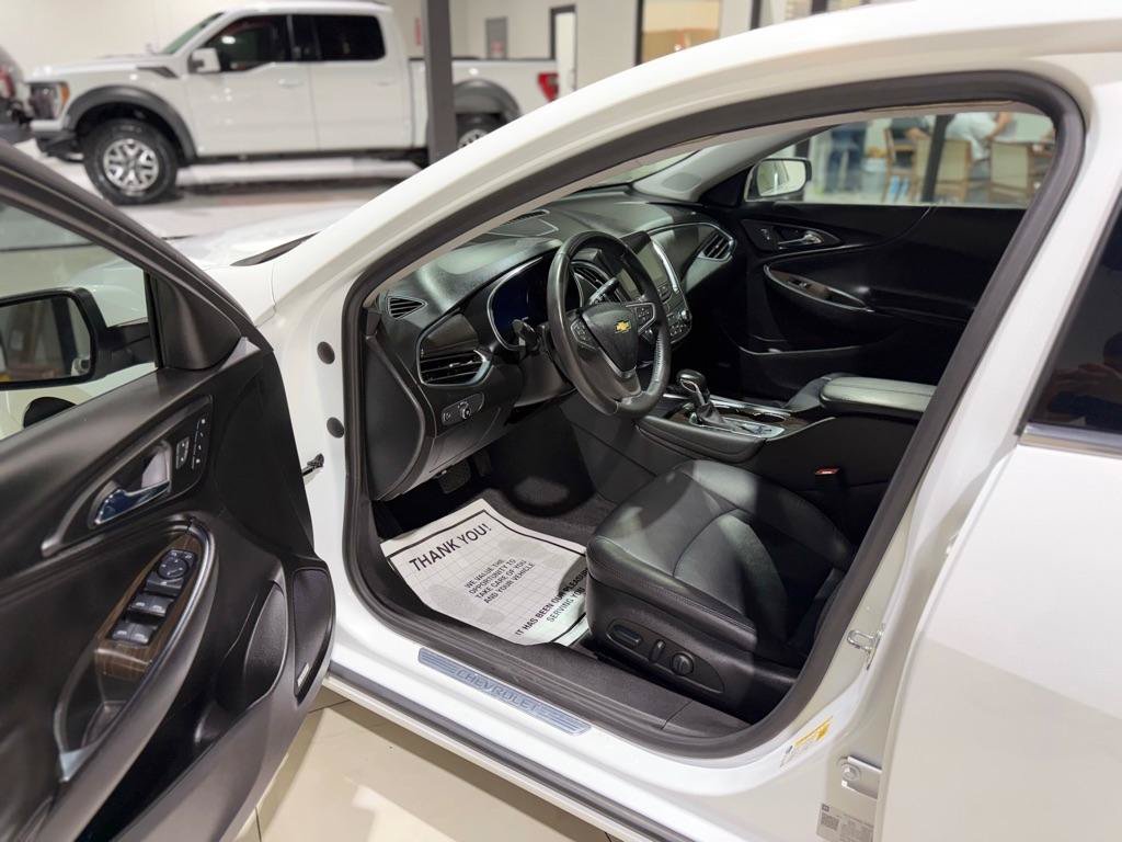 Used 2022 Chevrolet Malibu Premier FWD image 14