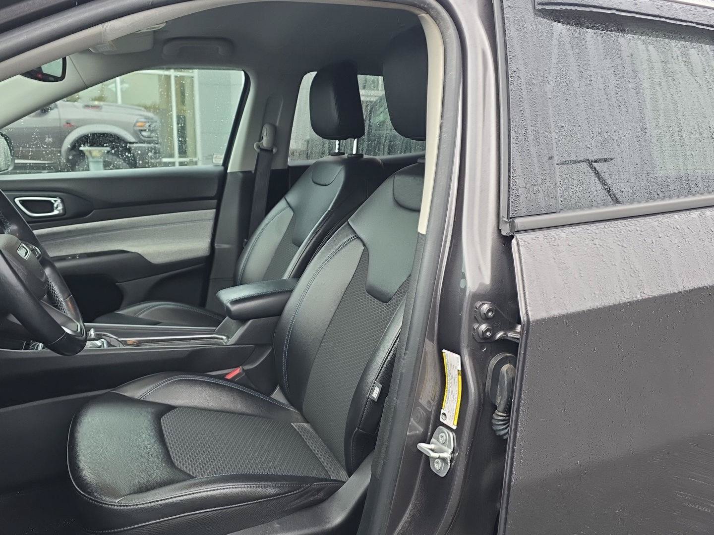 Used 2022 Jeep Compass Latitude w/ Convenience Group AWD/4WD image 12