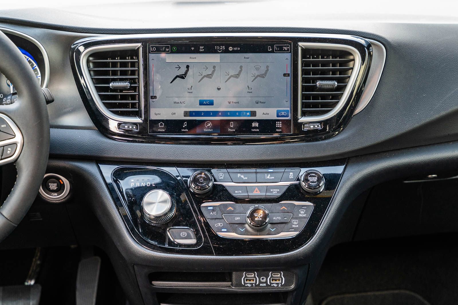 Used 2025 Chrysler Pacifica Select image 32